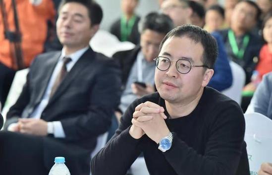智久發(fā)布無人駕駛叉車  3m/s速度創(chuàng)行業(yè)記錄