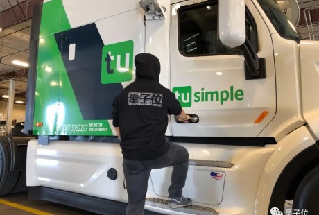 在美國乘坐無人駕駛卡車是一種怎樣的體驗？