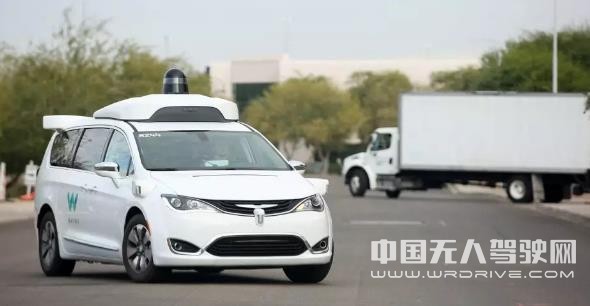 “差生”特斯拉和“頭牌”Waymo，做自動(dòng)駕駛有什么不同？