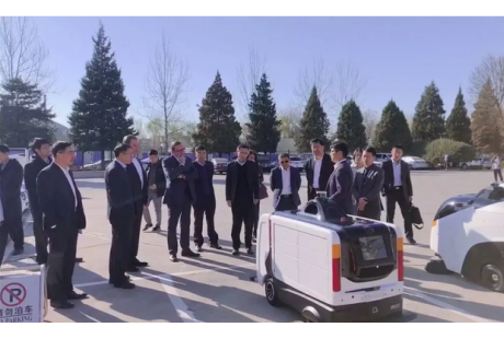 Volkmar Denner清華試乘智行者星驥無人駕駛乘用車！