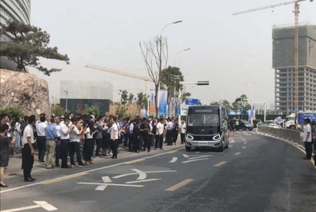 全球首條5G無人駕駛公交線在鄭州開通，超智能！