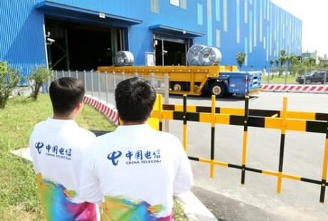 寶鋼無人駕駛車運載鋼材不差分毫秒 電信5G成就工業(yè)互聯網指路“千里眼”