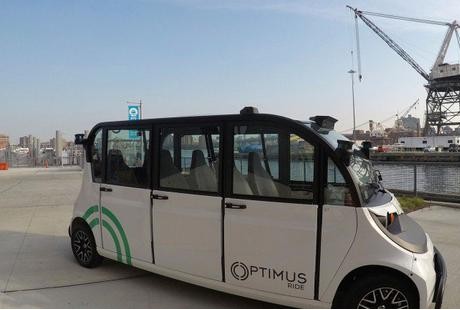 紐約首批無人駕駛班車運行 預(yù)計每天運500名乘客