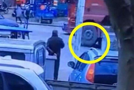 廣西一小車無(wú)人駕駛，致1人被碾軋身亡