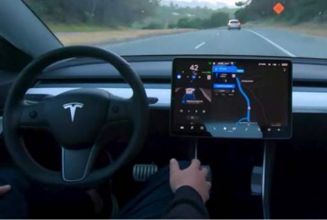 保時(shí)捷租用Tesla Model 3來測試最新的自動(dòng)駕駛功能