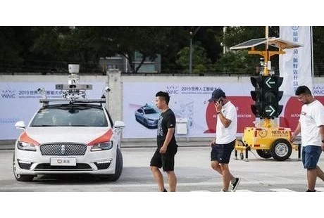 滴滴推出“無(wú)人駕駛”出租車(chē)，首先登陸上海，你敢坐嗎？