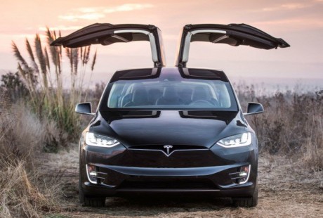 Tesla能否擊敗Google和Uber 領(lǐng)跑無人駕駛汽車市場？