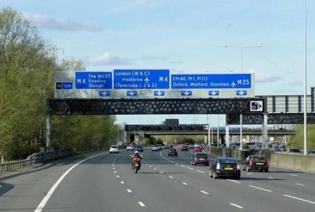英國(guó)政府批準(zhǔn)自動(dòng)駕駛汽車合法上路，明年實(shí)行