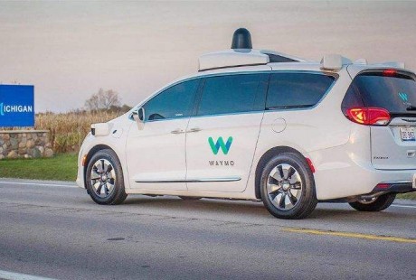 谷歌WAYMO撞車事故 無人駕駛是否靠譜？