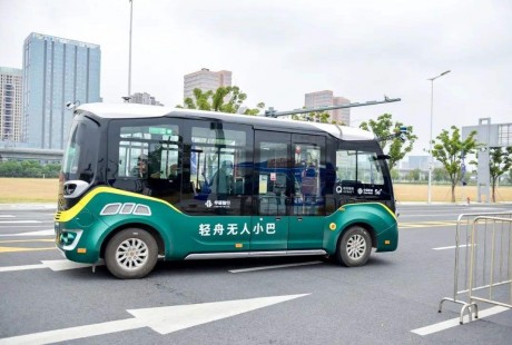 全國(guó)首個(gè)常態(tài)化運(yùn)營(yíng)5G無人駕駛公交亮相蘇州