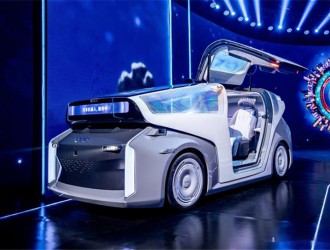 百度發(fā)布“汽車機(jī)器人”，自稱：比人類駕駛更安全