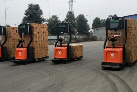 計劃落地6000臺無人車——開拓?zé)o人貨運“第一公里”的超級駱駝